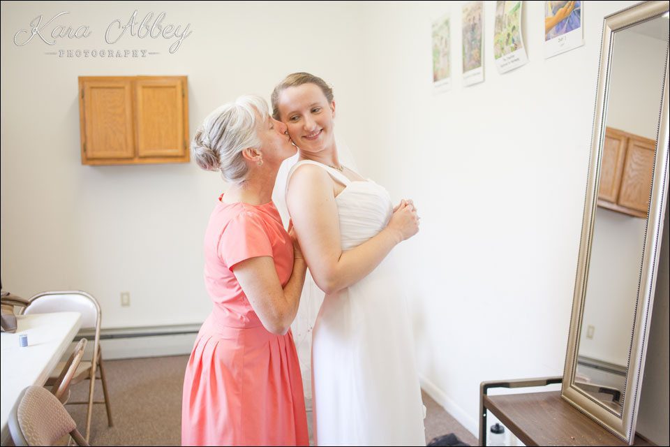 wedding photography outdoor bride groom wyalusing pa mother of the bride kiss