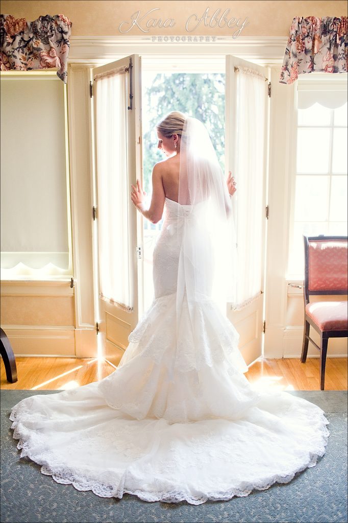 Wedding Photography Pittsburgh PA Irwin PA Greensburg PA Monroeville PA bride iconic