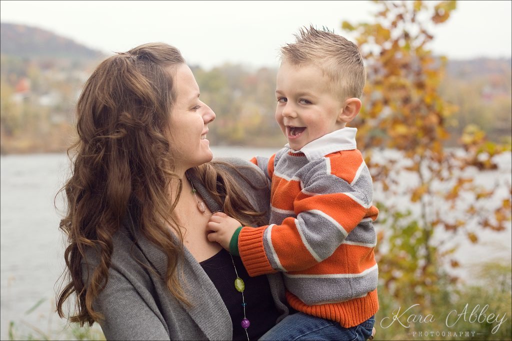 Family Photography Photographer Fall Outdoor Pittsburgh PA Irwin PA Greensburg PA Monroeville PA