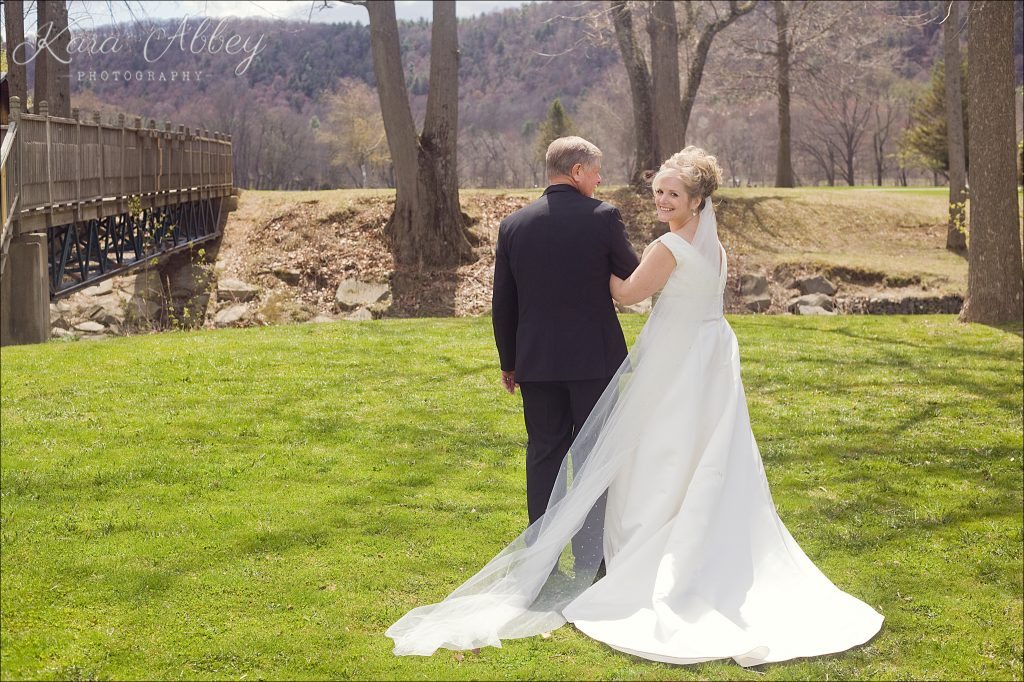 Wedding Photography Owego NY Irwin PA Greensburg PA Monroeville PA Pittsburg PA bride groom formal portrait cathedral veil