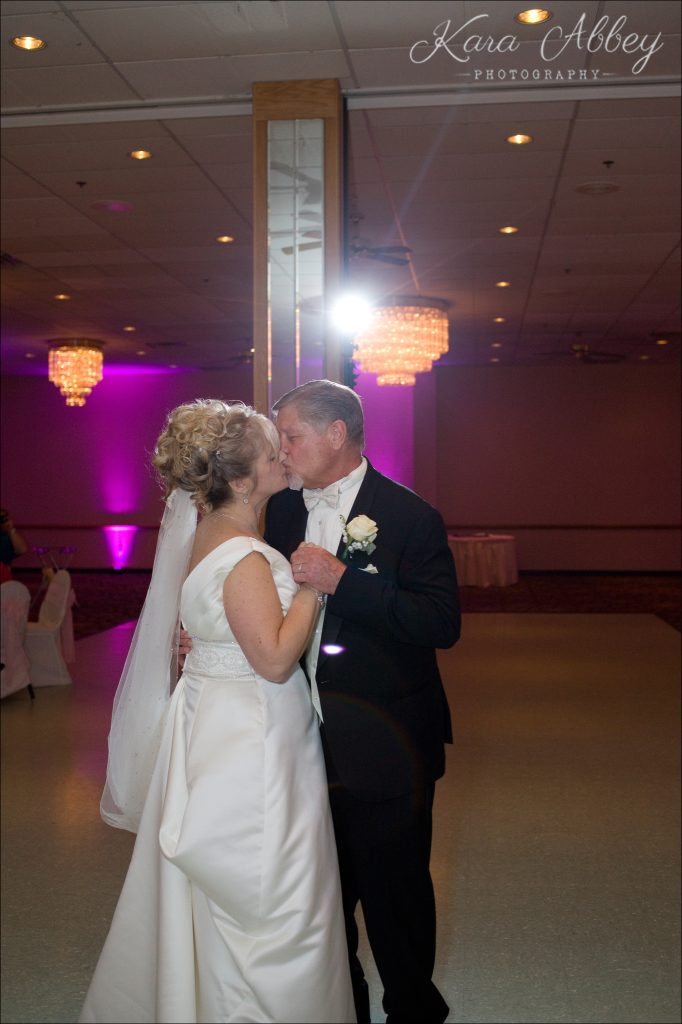 Wedding Photography Owego NY Irwin PA Greensburg PA Monroeville PA Pittsburg PA Treadway Inn bride groom first dance kiss