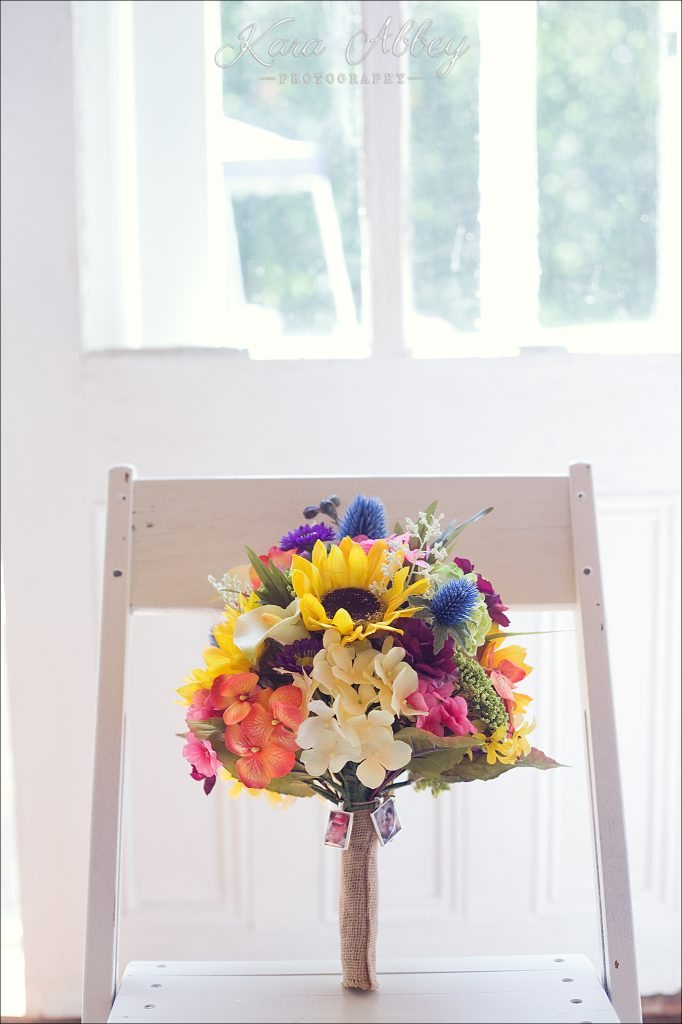 wedding photography Irwin, PA Pittsburgh, PA Towanda, PA Shoresbrook Inn bridal bouquet