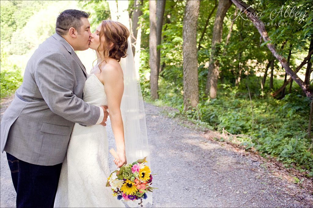 wedding photography Irwin, PA Pittsburgh, PA Towanda, PA Shoresbrook Inn bride & groom portrait
