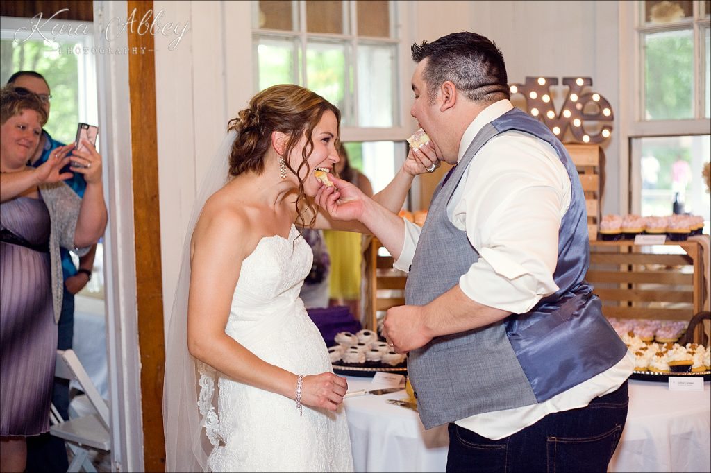 wedding photography Irwin, PA Pittsburgh, PA Towanda, PA Shoresbrook Inn cutting the cake cupcakes Sweet Lush Cupcakery