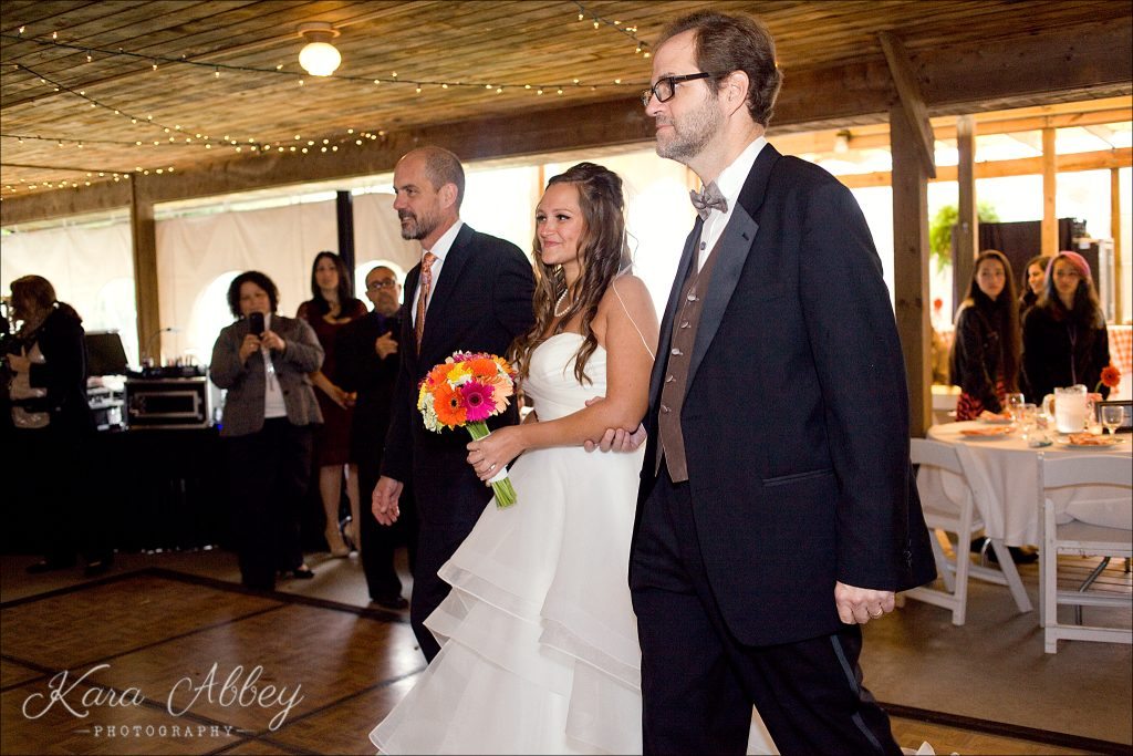 rainy day wedding photographer Tioga Gardens Owego, NY Ceremony