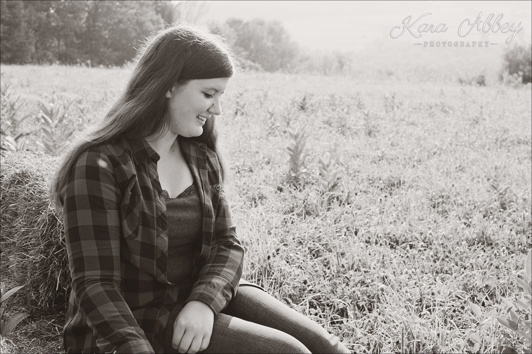 Outdoor Farm Field Rustic Senior Photography Irwin, PA Pittsburgh, PA