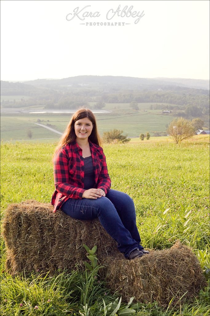 Outdoor Farm Field Rustic Senior Photography Irwin, PA Pittsburgh, PA