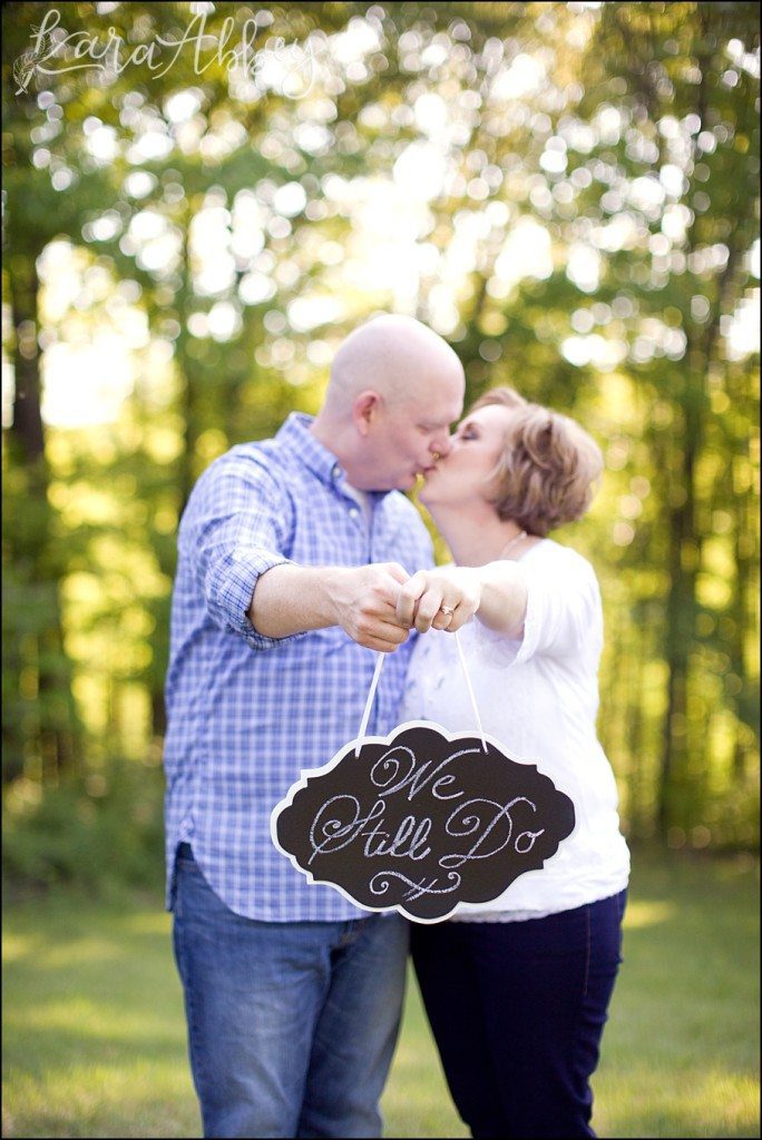 Summer Family Photography & 20 Year Anniversary Portraits at Oak Hollow Park in Irwin, PA by Kara Abbey Photography
