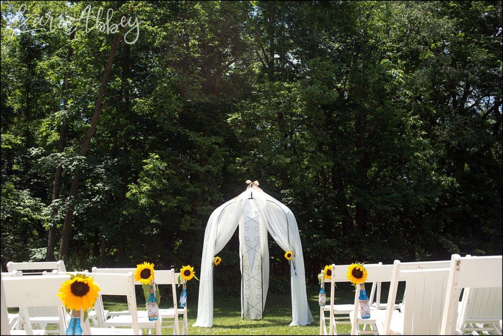 Rustic Chic Columbian Summer Wedding Details at the Shoresbrook Inn in Towanda, PA by Kara Abbey Photography in Irwin, PA