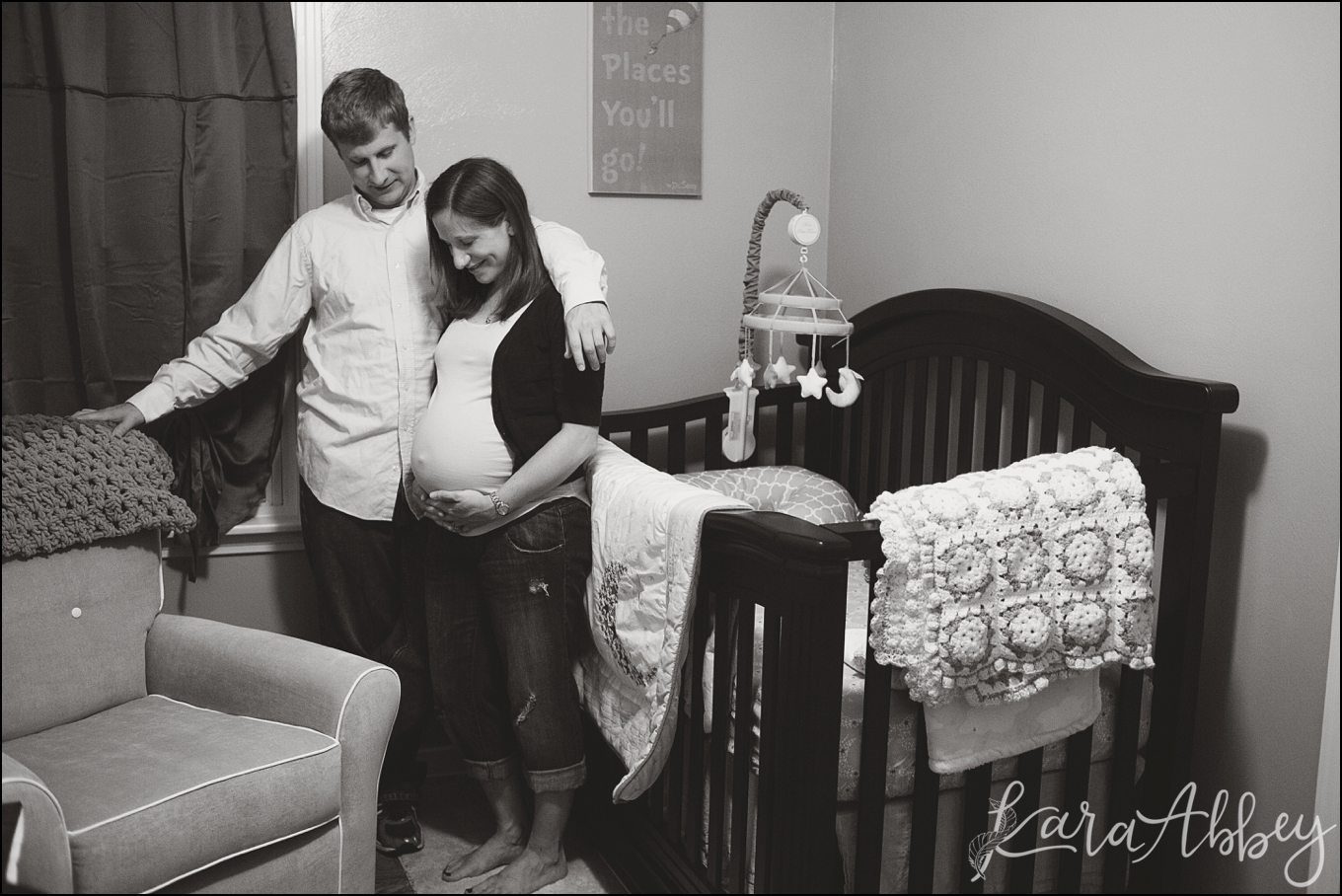 Laid Back Relaxed Maternity Photos at Home in Vestal, NY by Kara Abbey Photography in Irwin, PA