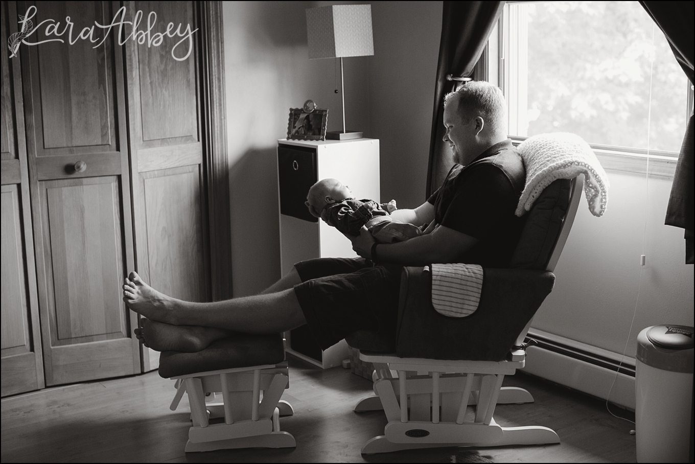 Family & Newborn Photos at Home in Owego, NY by Kara Abbey Photography in Irwin, PA
