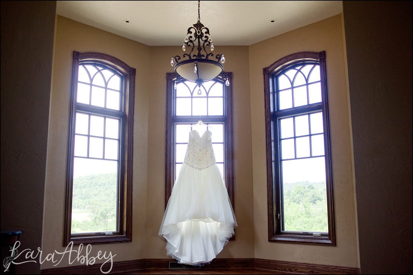 Kara Abbey Photography Featured on Borrowed & Blue Black & White Black-Tie Wedding in Pittsburgh, PA