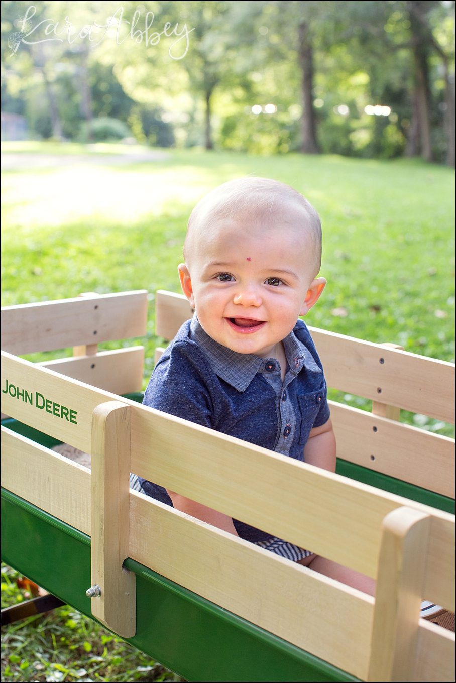 Summer Family Portraits at Manor Park in Irwin, PA by Kara Abbey Photography