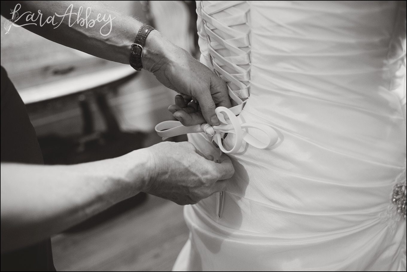 Summer Outdoor Grovedale Winery Wyalusing, PA Wedding Getting Ready by Kara Abbey Photography in Irwin, PA