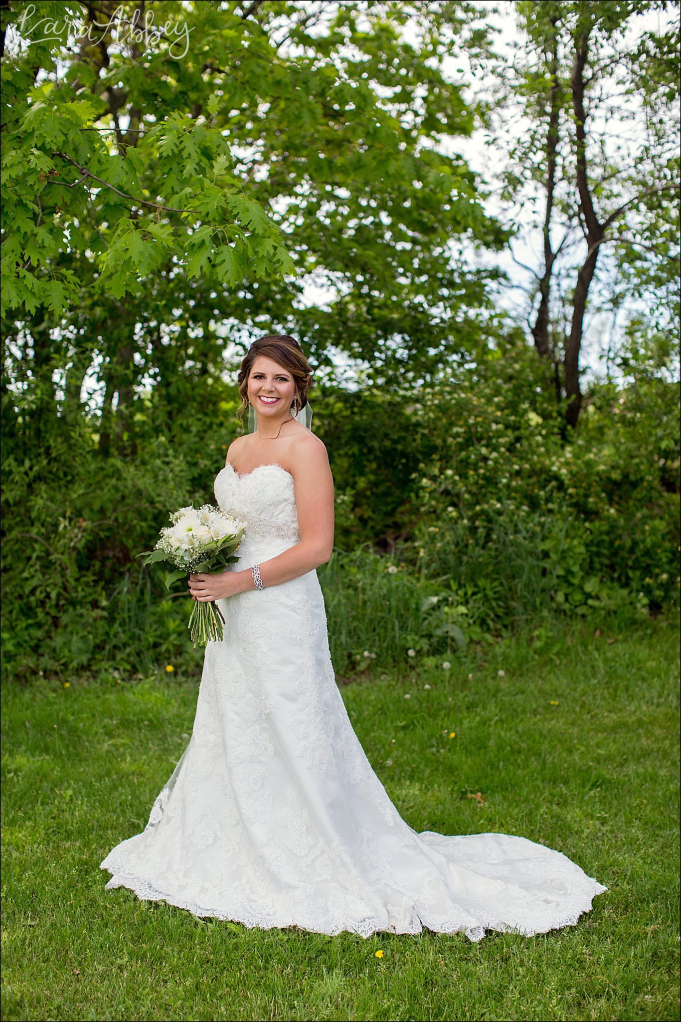 Burgundy & Navy Spring Wedding Inspiration - Bridal Portrait