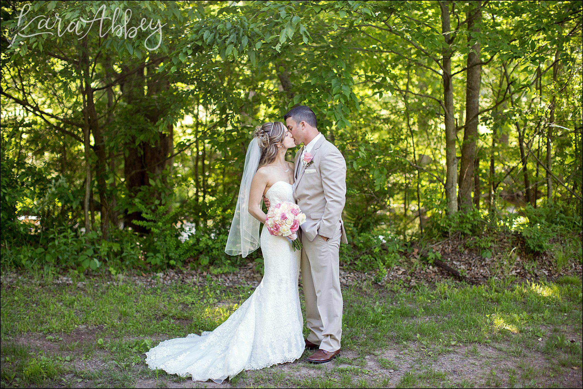 Summer Blush Wedding at Foggy Hollow by Irwin, PA Wedding Photographer