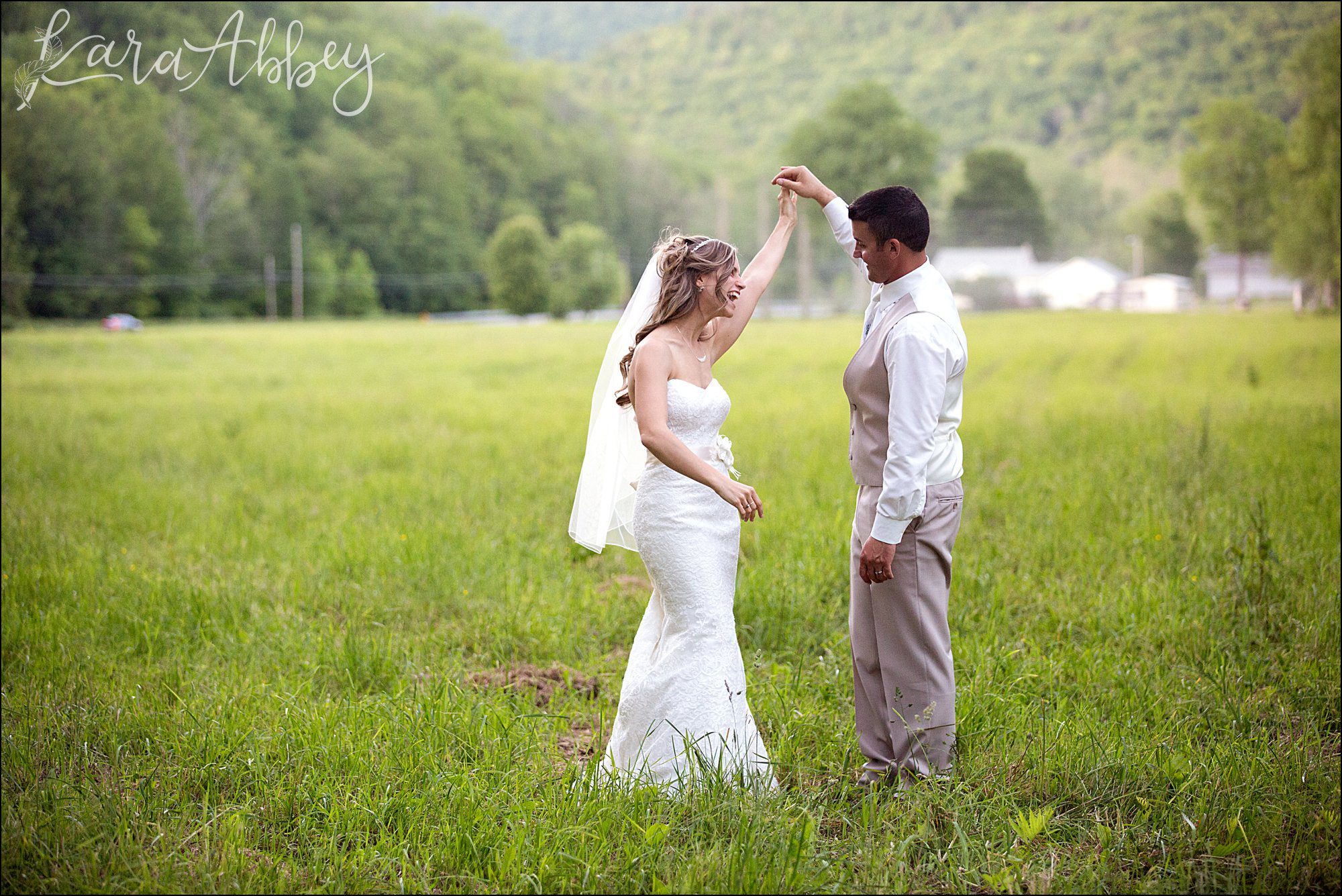 Summer Blush Wedding at Foggy Hollow by Irwin, PA Wedding Photographer