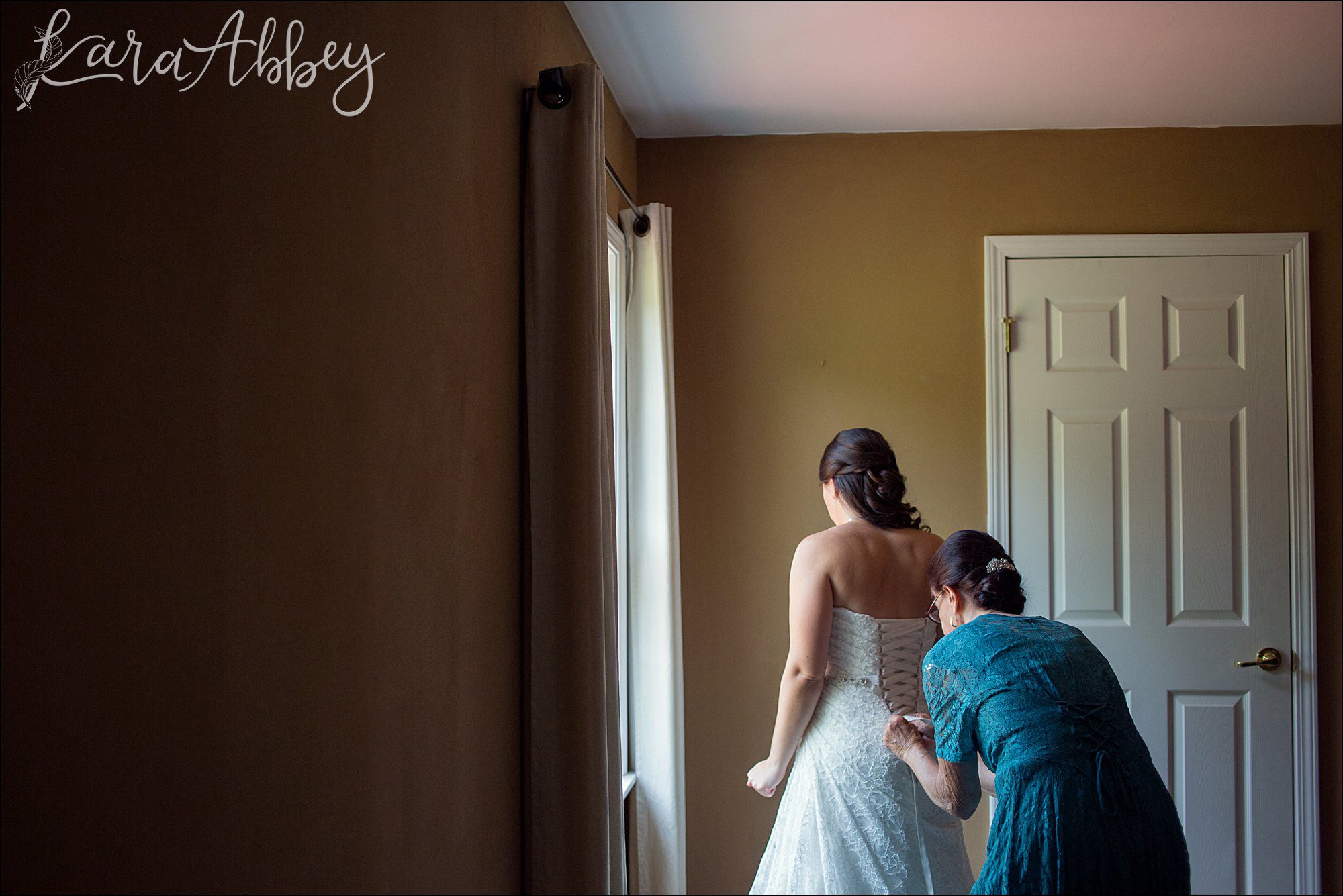 Laid Back Summer Backyard Wedding - Getting Ready