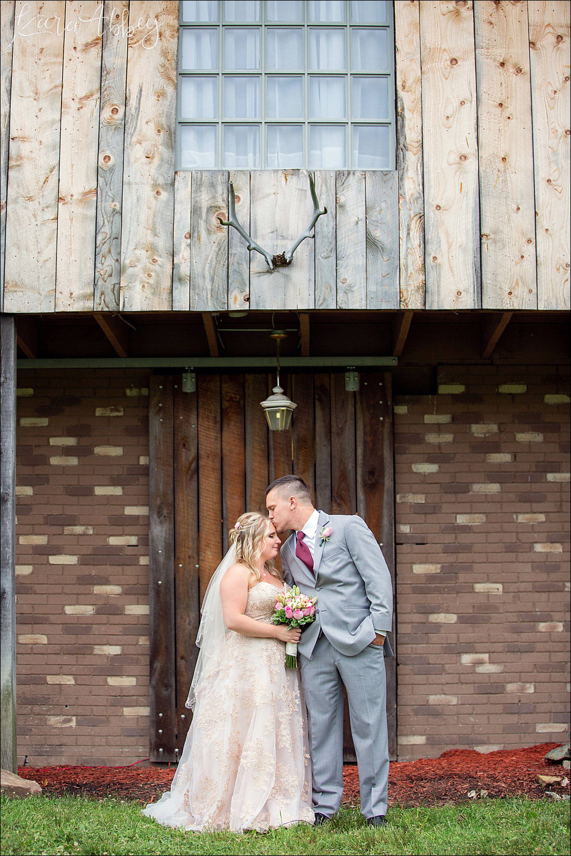 Elegant Summer Wedding at Five Pines Barn in Irwin, PA