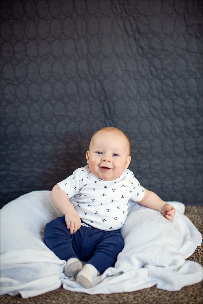 Leander Roxas 4 Month Milestone Photos in Irwin, PA