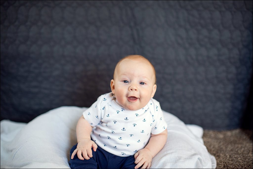 Leander Roxas 4 Month Milestone Photos in Irwin, PA