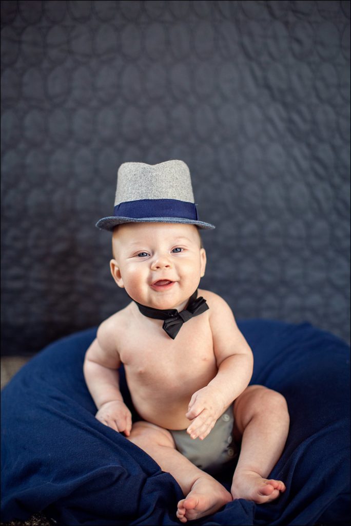 Leander Roxas 4 Month Milestone Photos in Irwin, PA