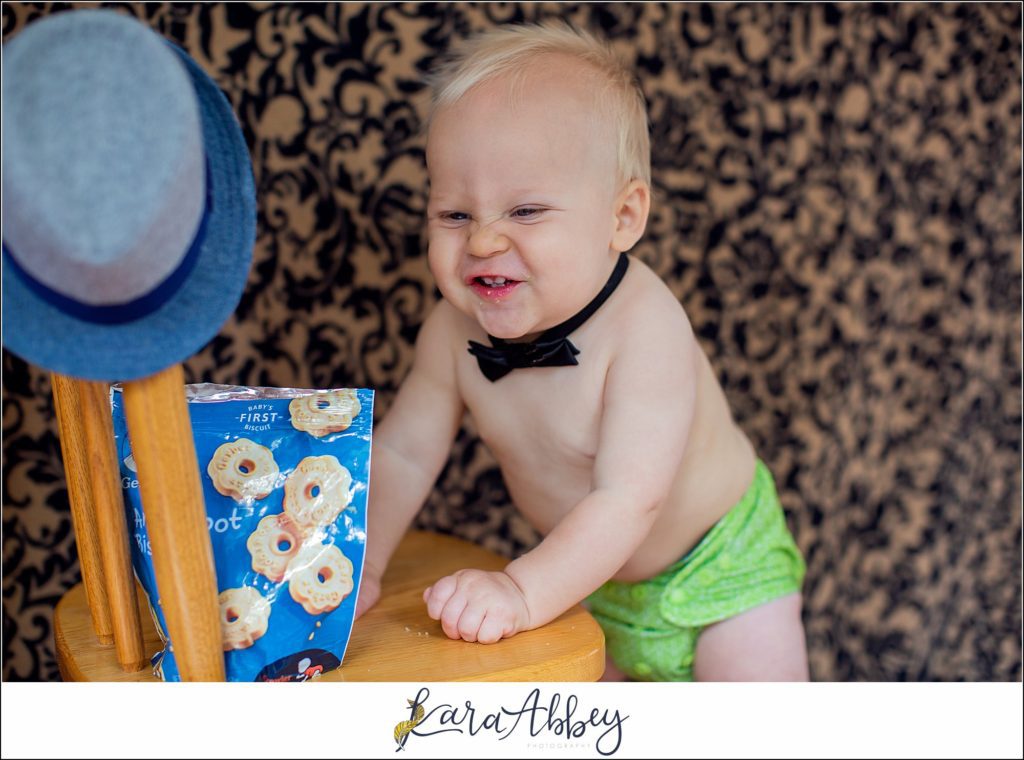 Leander Roxas 10 Month Portraits in Irwin, PA