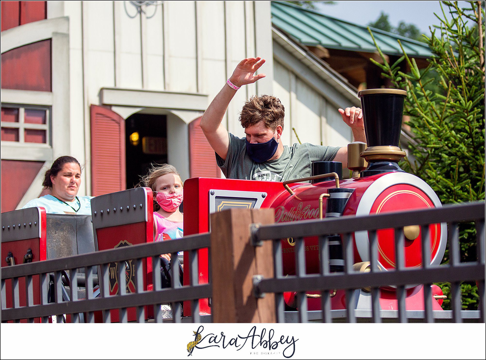 The Adventuring Abbeys go to Dollywood in Tennessee