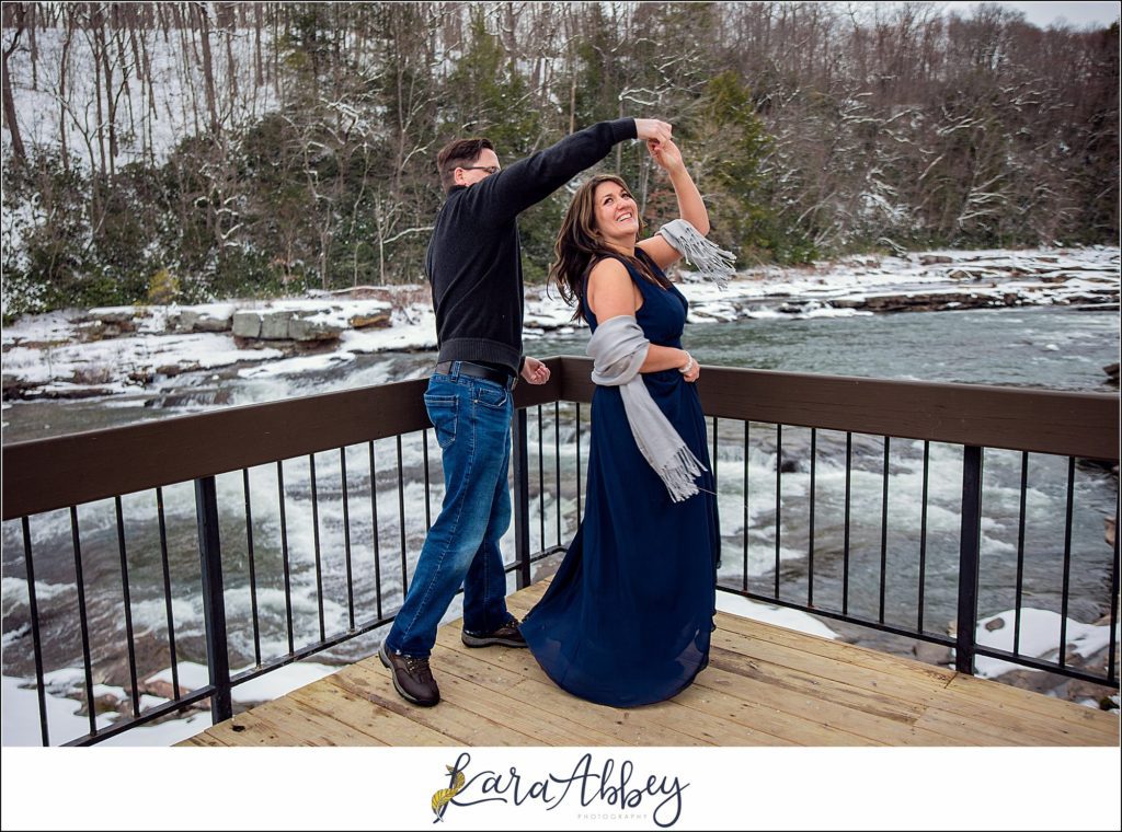 Snowy Winter Engagement Session at Ohiopyle State Park