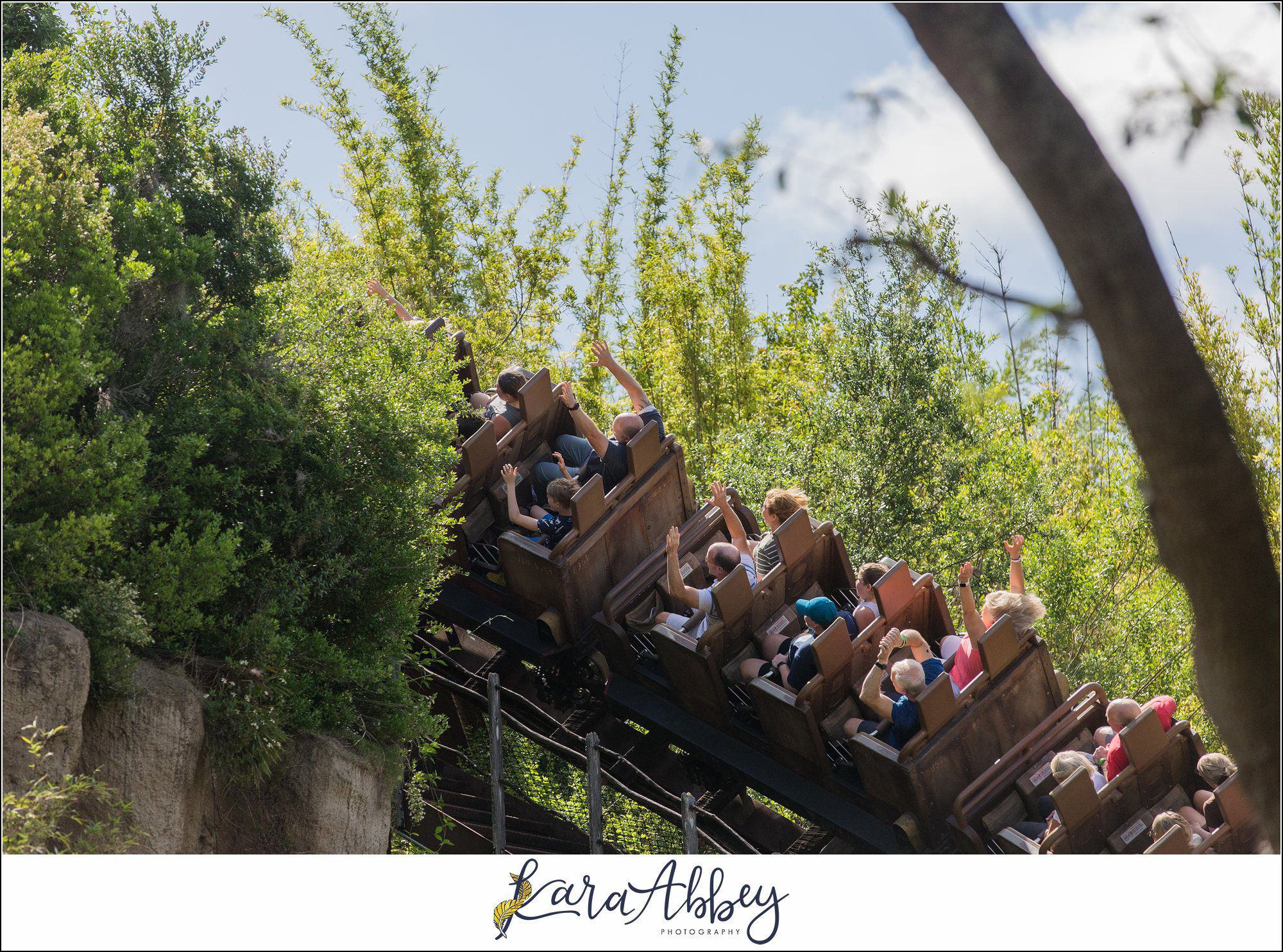 The Adventuring Abbeys go to Disney's Animal Kingdom - Family Vlog from Spring 2022