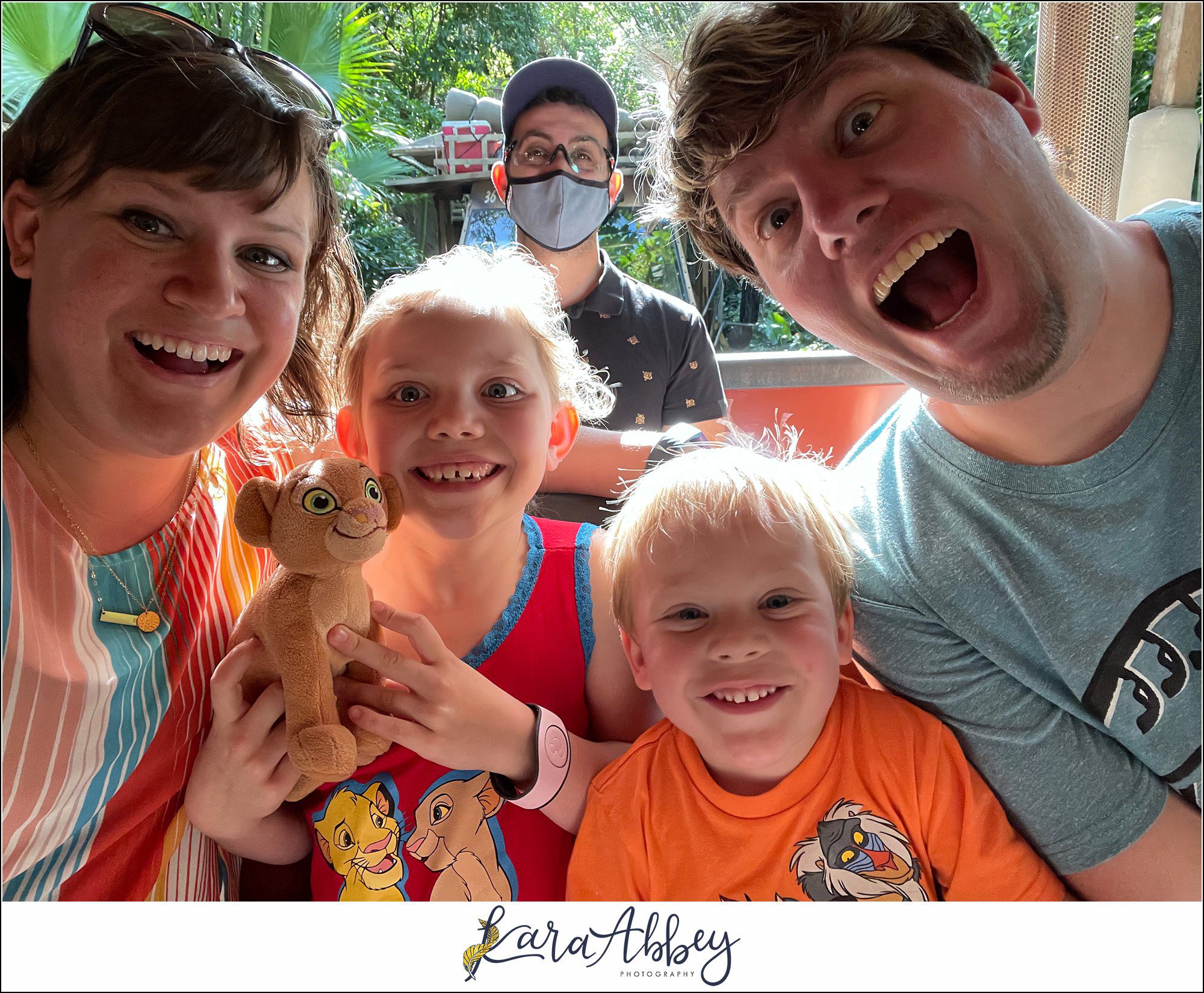The Adventuring Abbeys go to Disney's Animal Kingdom - Family Vlog from Spring 2022