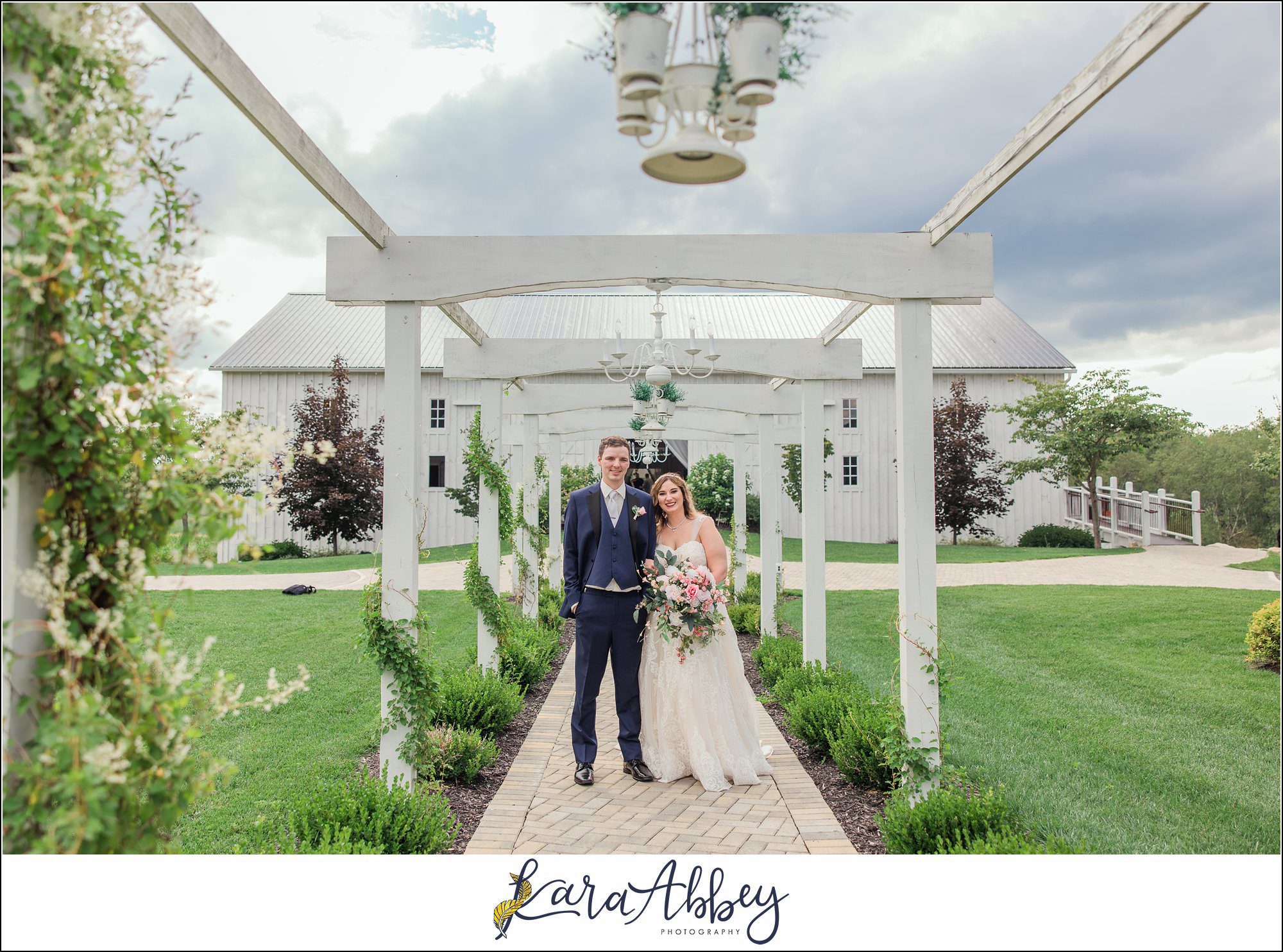 Summer Wedding at White Barn at Lucas Farm in Oakland MD