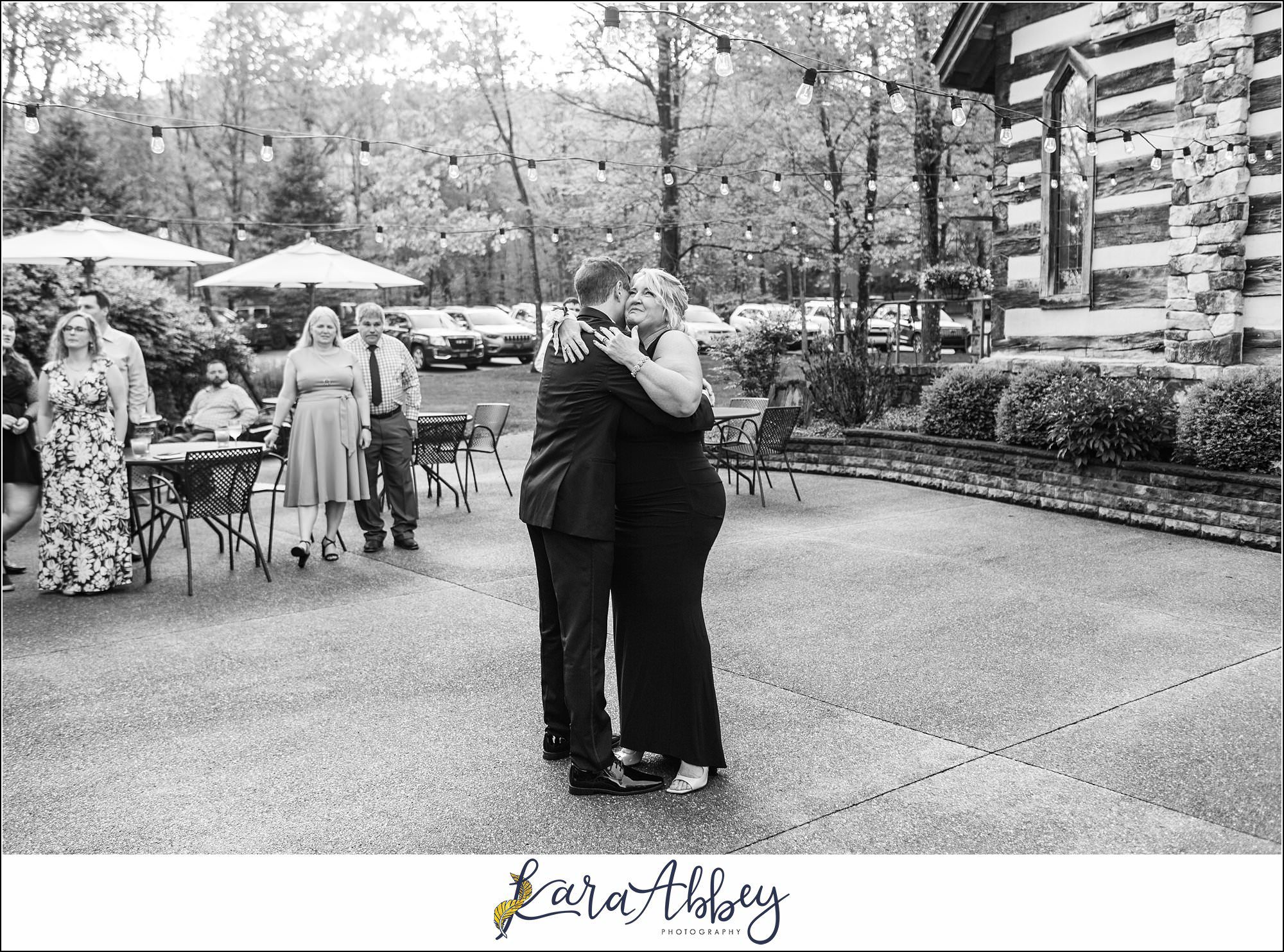 Rainy Spring Wedding at Oak Lodge in Stahlstown, PA