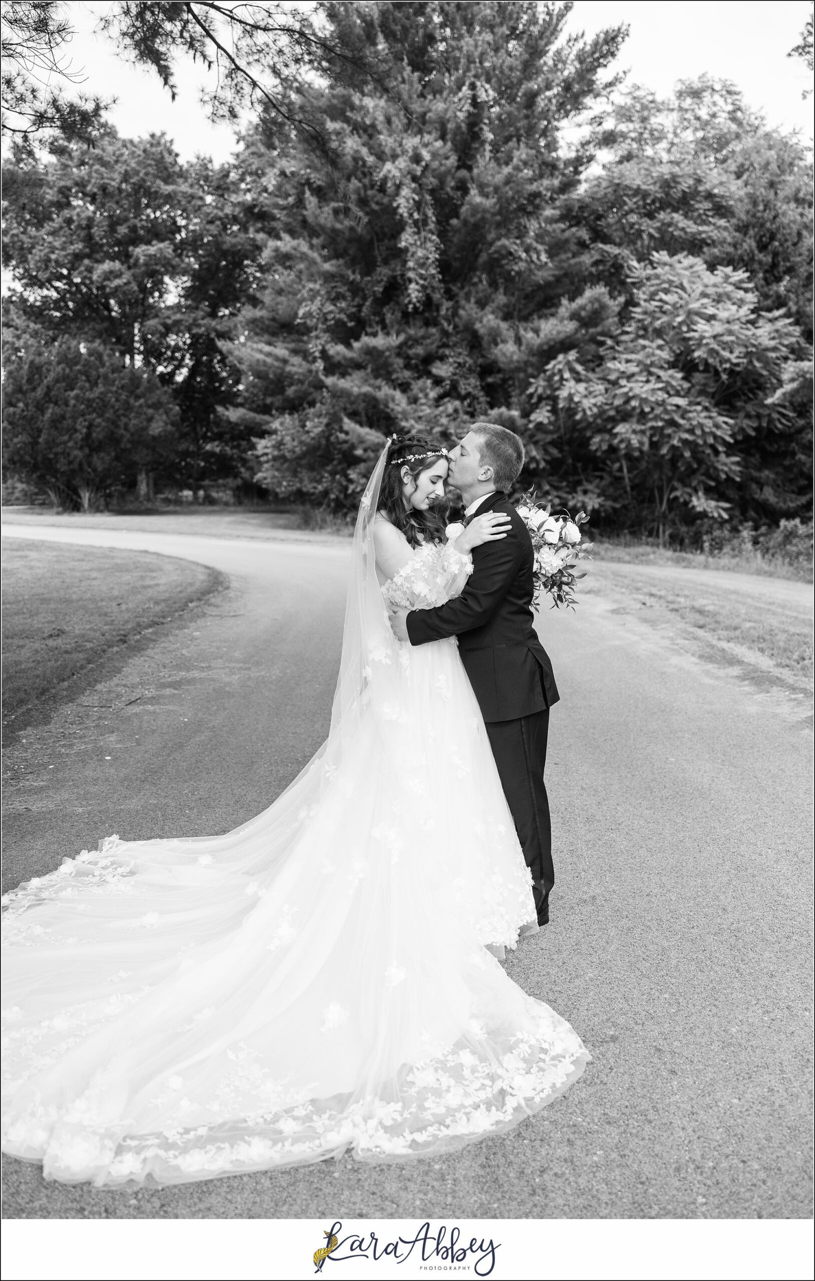 Summer Wedding at Laube Hall in Freeport, PA