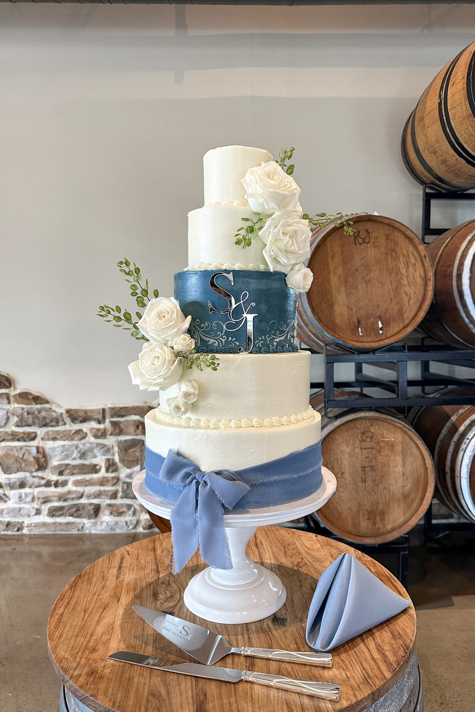 Wedding Day Content Creator Pittsburgh, PA - Wedding Cake