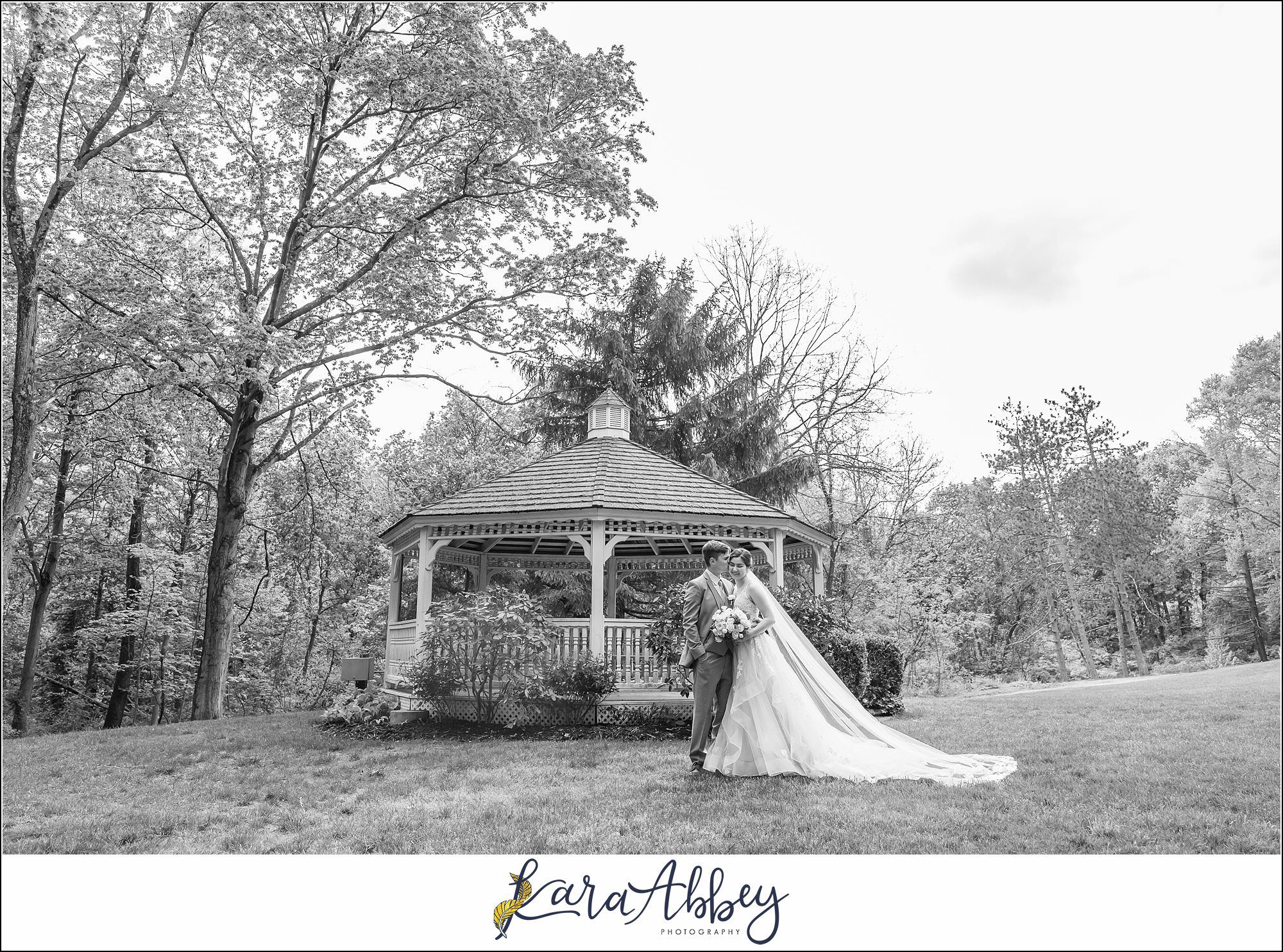 Intimate Spring Robin Hill Center Wedding in Coraopolis, PA
